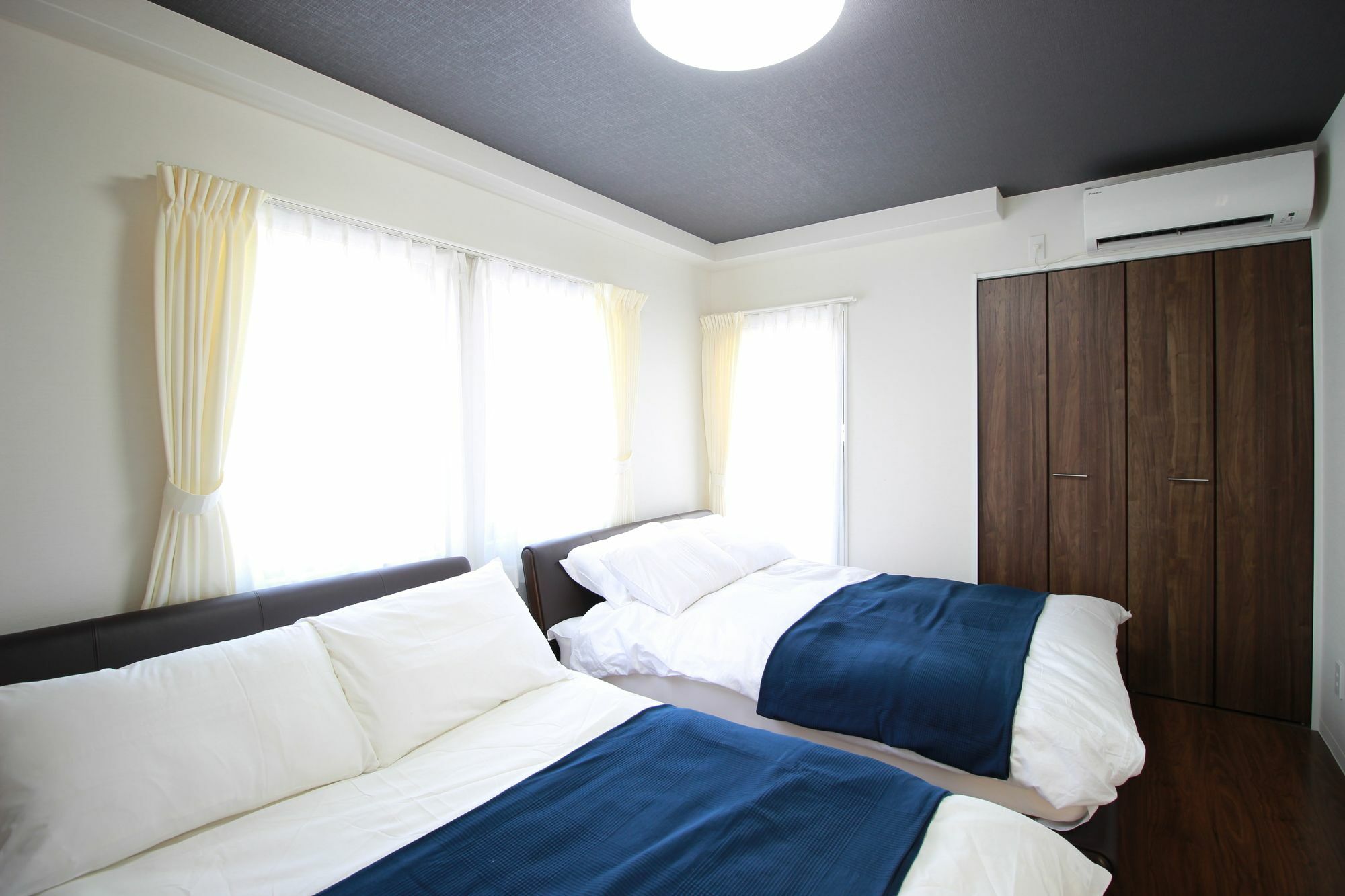 Atrium Apartment Osaka Exterior photo